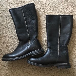 Ugg black leather brooks fur lined boots